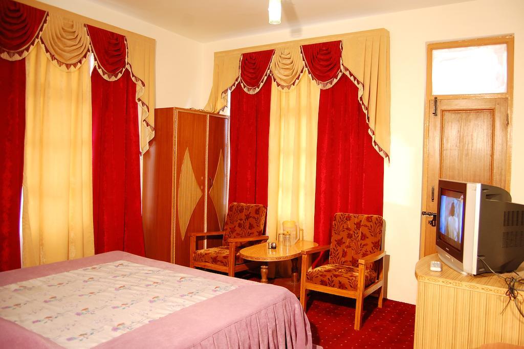 The Himalayan Regency Hotel Manali  Ruang foto