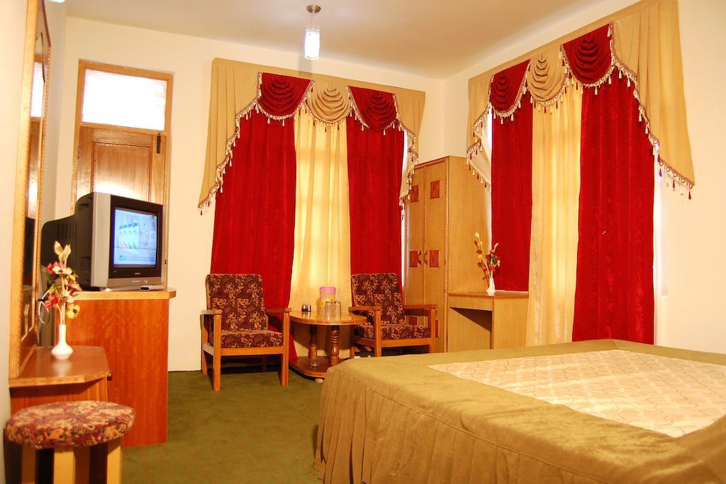 The Himalayan Regency Hotel Manali  Ruang foto