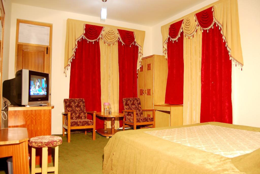 The Himalayan Regency Hotel Manali  Ruang foto