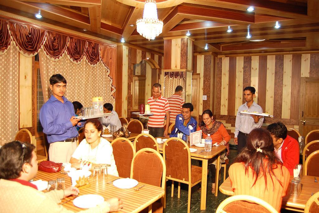 The Himalayan Regency Hotel Manali  Bagian luar foto